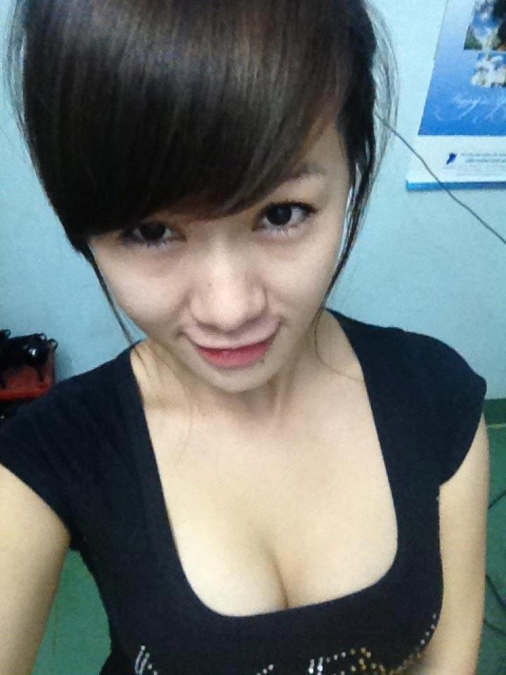 被女班长脱了裤子摸jiji